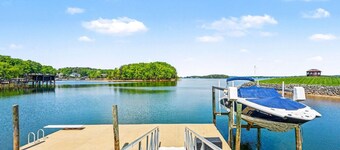 Lake Norman cottage with stunning views