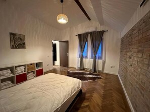 2 habitaciones, tabla de planchar con plancha y wifi 