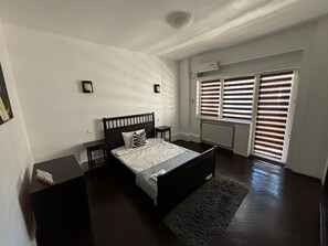 1 bedroom, iron/ironing board, WiFi - Conta 1 · Conta One Bedroom Apartment (Bucharest)