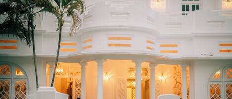 บริเวณภายนอก