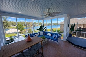 Outdoor dining - Bayou Texar East Hill Retreat - Pool, Hot Tub, Private Dock & Pool House (Pensacola)