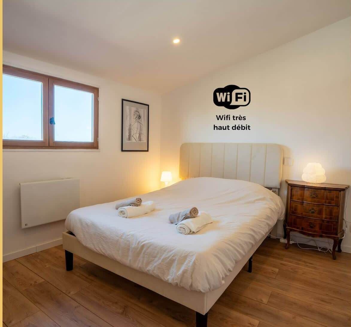 2 bedrooms, iron/ironing board, WiFi, bed sheets