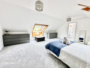 4 habitaciones, tabla de planchar con plancha y wifi gratis 