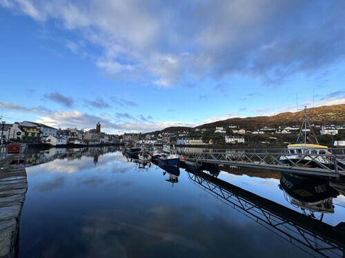 Romantic Secluded Cosy Stone Cottage Beside the West Loch, Beautiful Argyll