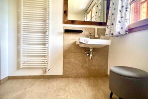 Bathroom - Vrbo Property (Mariazell)