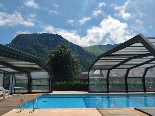 Bielle Apartment: Stunning Mountain Views & Linens Included