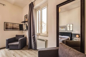Smart TV - 2 minutes from Campo de Fiori - Cozy Apt - 2 PAX WiFi AC (Roma)