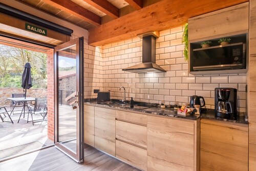 Apartment 'Las Casucas De Somavía 2' with Mountain View, Shared Terrace and Wi-Fi