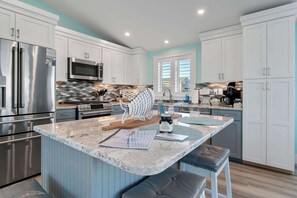 Fridge, microwave, oven, stovetop - Crescent Breeze at the Beach (Wells)