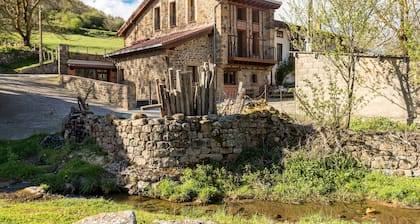 Apartment 'Las Casucas De Somavía 1' with Mountain View, Shared Terrace and Wi-Fi