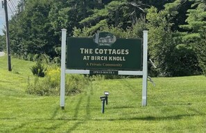 Property grounds - Villetta by the Sea: Cape Neddick cottage with Pool (York)