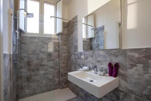 Bathroom - EVA LUXURY BASTIONE (Cagliari)