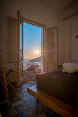 Room - Vista d'Oro Luxury Villas (Santorini)