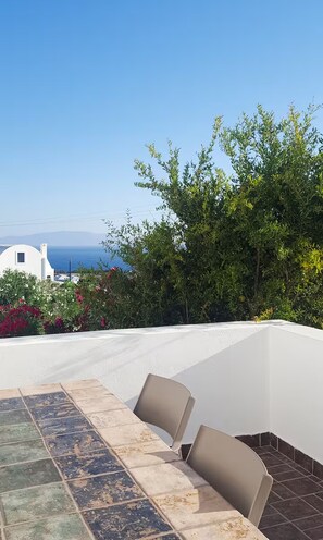 รับประทานอาหารกลา  งแจ้ง