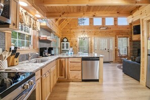 Fridge, microwave, oven, stovetop - Sugar Mountain Retreat - Amazing Views & Hot Tub (Pigeon Forge)