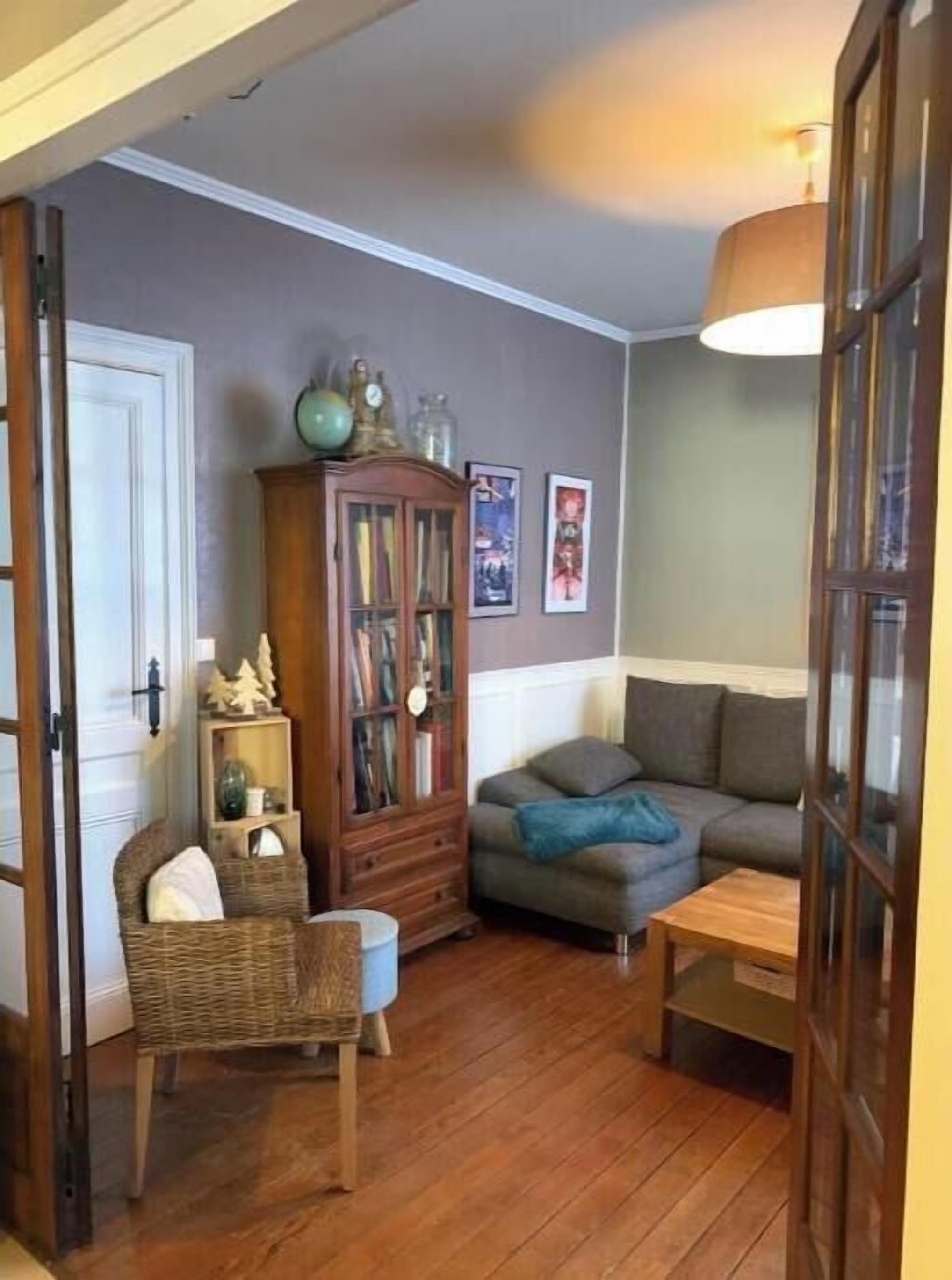 Smart TV, video games, DVD player, books