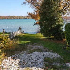 Property grounds - Comfortable 3 Bedroom Cottage in charming Elk Rapids (Elk Rapids)