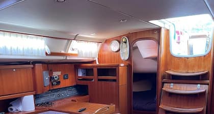 Magical nights on a sailboat in Baiona (Avalon III)