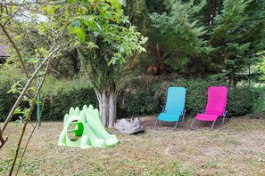 Property grounds - Gite Les Glycines – Near La Roche-Posay, Futuroscope, Beauval Zoo (Vicq-sur-Gartempe)