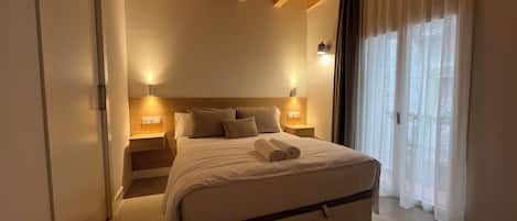 Deluxe Double Room, City View