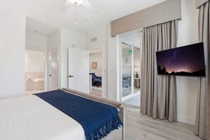 2 bedrooms, iron/ironing board, WiFi, bed sheets - #1022 - Lake and Landscape View -Sleeps 4 (Naples)