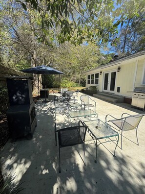 屋外ダイニングエリア