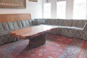 Interior - Living in the manor: historic "Henry the Lion" vacation apartment (Bochum)