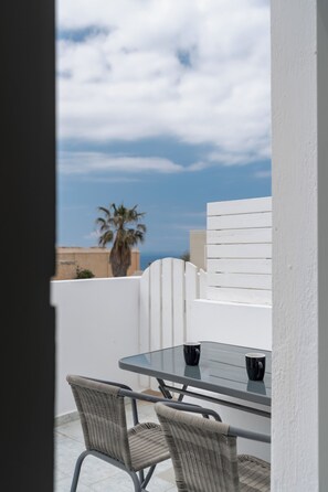 Terrace/patio - Oia's Square Residences (Santorini)
