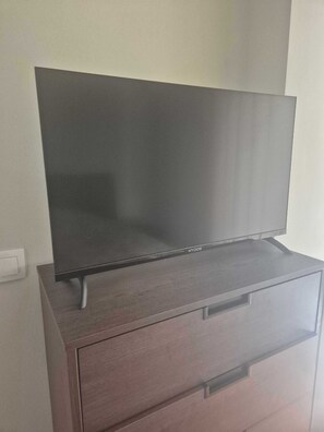 Television - Oia's Square Residences (Santorini)