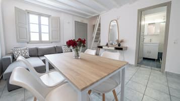 Premium Penthouse, Balcony, City View | Living area