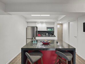Microwave, stovetop, coffee/tea maker, toaster - Armonik suites By Casanevo - King Bed Suite (Ciudad de México)