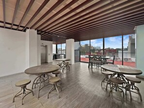 Outdoor dining - Armonik suites By Casanevo - King Bed Suite (Ciudad de México)