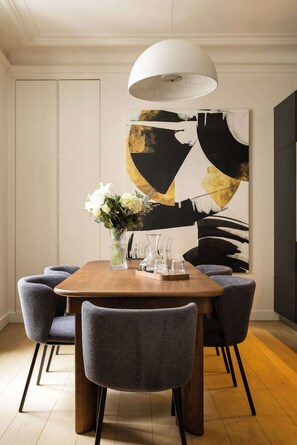 Dining - Classy Montaigne 2BR Suite 7P (Paris)