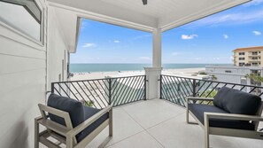 Property grounds - Beachfront Luxury - Pool, Spa & Rooftop Deck (Clearwater)