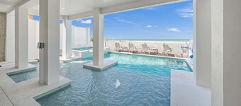 Beachfront Luxury - Pool, Spa & Rooftop Deck
