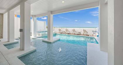 Beachfront Luxury - Pool, Spa & Rooftop Deck