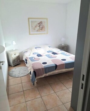 4 bedrooms, iron/ironing board, Internet, bed sheets - Villa Océane with heated swimming pool. (Les Sables-d'Olonne)