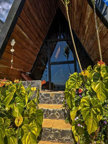 Hastinapura : Romantic A-Frame Cabin with Jacuzzi