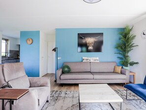Living room - Quiet Forest Park Cottage in Ewijk (Ewijk)