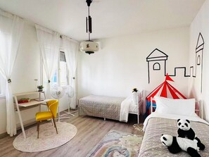 2 habitaciones, tabla de planchar con plancha, wifi y ropa de cama 