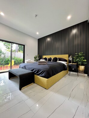 Room - Stylish comfortable villa. (Fort Lauderdale)