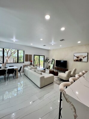 Living area - Stylish comfortable villa. (Fort Lauderdale)