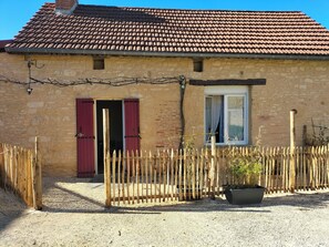 Exterior - Vrbo Property (Coly-Saint-Amand)