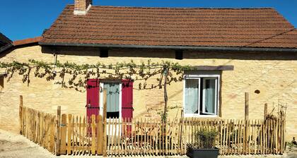 Petite maison dans un hameau Ă la campagne