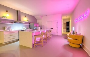 Fridge, microwave, oven, stovetop - Walk to Broadway • 14 Beds • Pool/Hot Tub • Sauna! (Nashville)