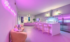 Interior - Walk to Broadway • 14 Beds • Pool/Hot Tub • Sauna! (Nashville)