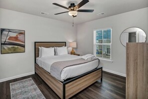 3 habitaciones, escritorio, wifi y ropa de cama 