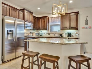 Fridge, microwave, oven, stovetop - Family Getaway | 4BR Sleeps 10 - Near Frisco Fun (Little Elm)