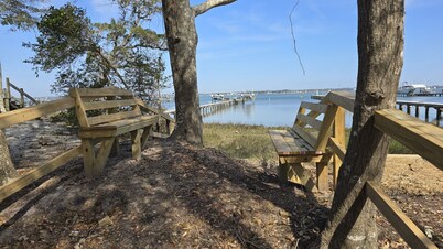Hoop Pole Creek Retreat • 5 Min to Beach Access
