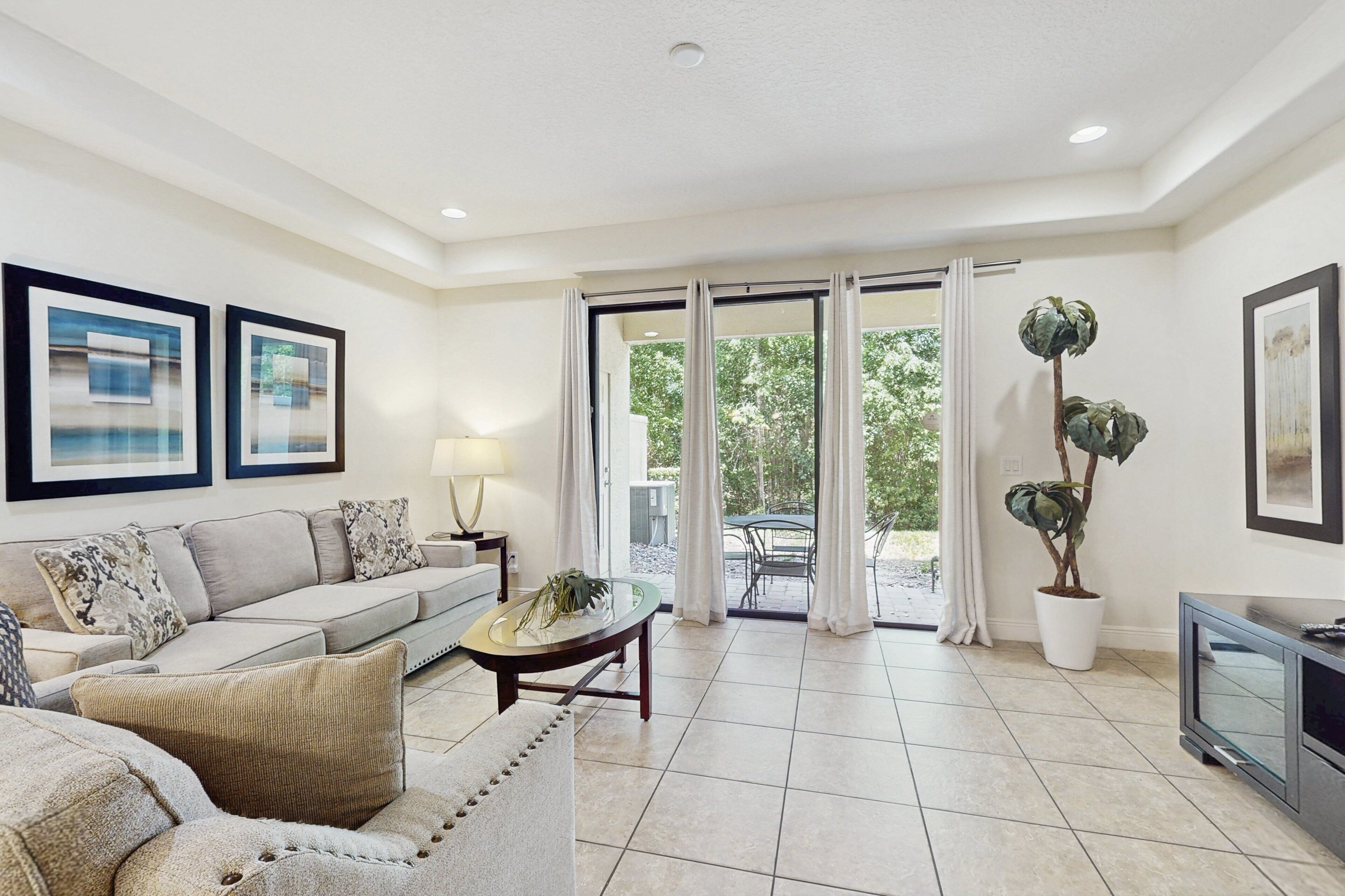 House, Multiple Beds, Hot Tub, Pool View (Mickey's Clubhouse - The Fountains) | Living area